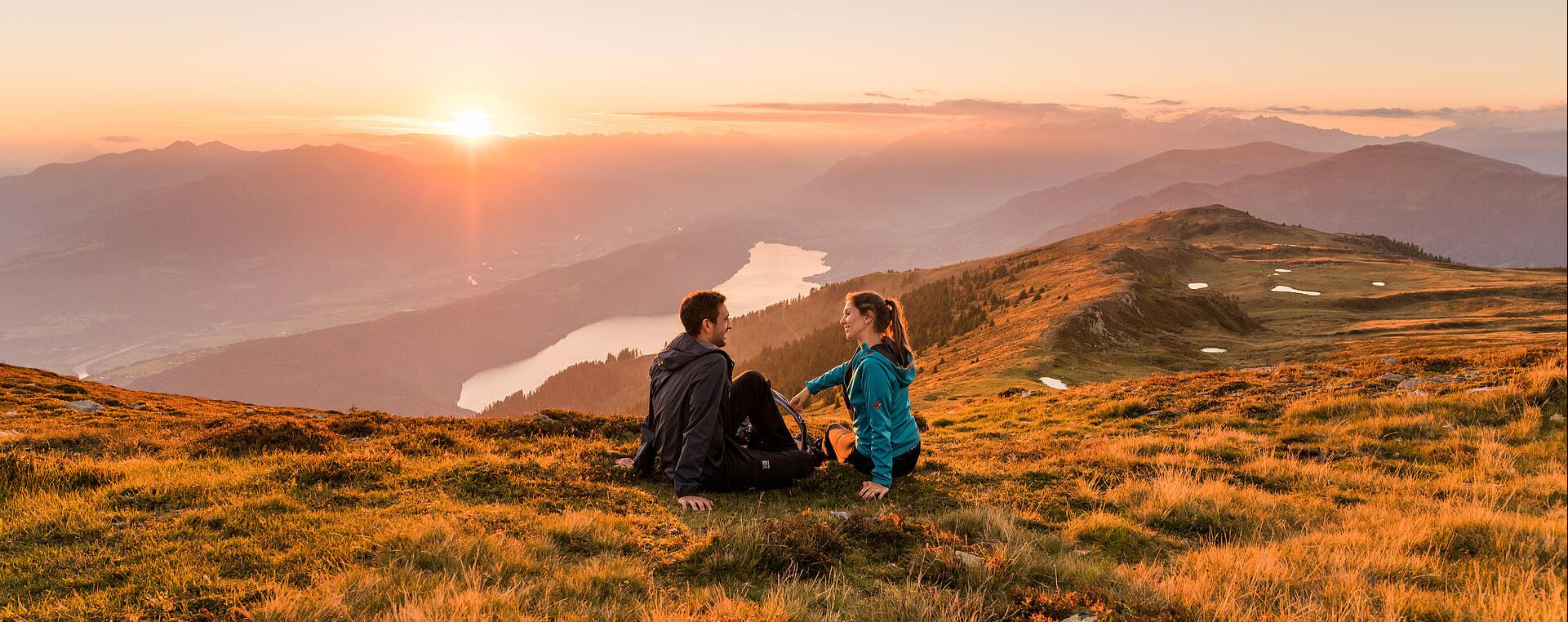 Wandern zum Sonnenuntergang am Mirnock © Michael Stabentheiner